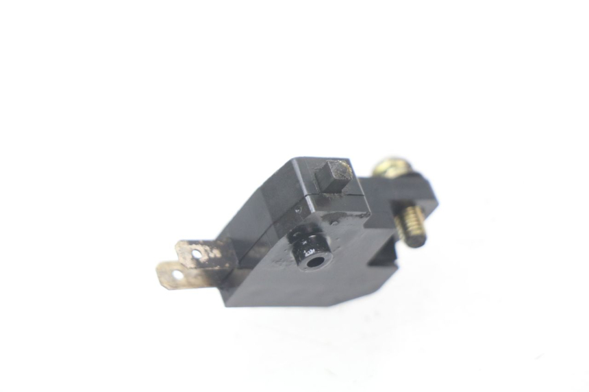 photo de INTERRUTTORE STOP DESTRA TRIUMPH SPEED TRIPLE 1050 (2005 - 2007) - Zoom sullo stato d'uso