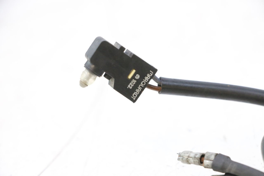 photo de INTERRUTTORE STOP DESTRA DUCATI SS IE DS CARENEE 1000 (2002 - 2006) - Altra angolazione