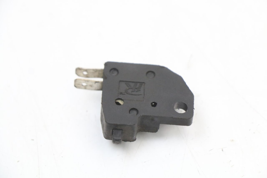 photo de INTERRUTTORE STOP DESTRA KYMCO SUPER 8 4T 50 (2021 - 2024) - Dettaglio del componente