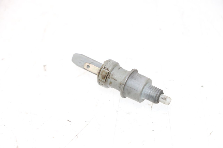 photo de INTERRUTTORE STOP DESTRA PEUGEOT TREKKER 50 (1995 - 2004) - Vista principale