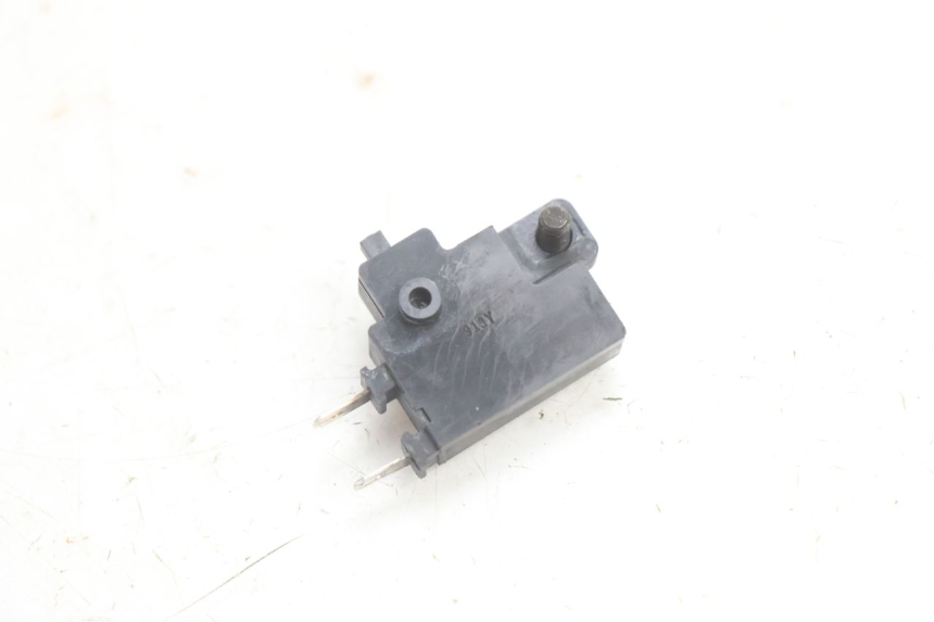 photo de INTERRUTTORE STOP FRENO DESTRO HONDA VFR FI RC46 800 (1998 - 2001) - Zoom sullo stato d'uso