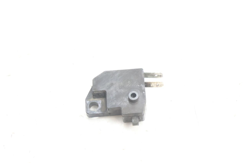 photo de INTERRUTTORE LUCE FRENO DESTRO YAMAHA XJR 1300 (1998 - 2002) - Altra angolazione