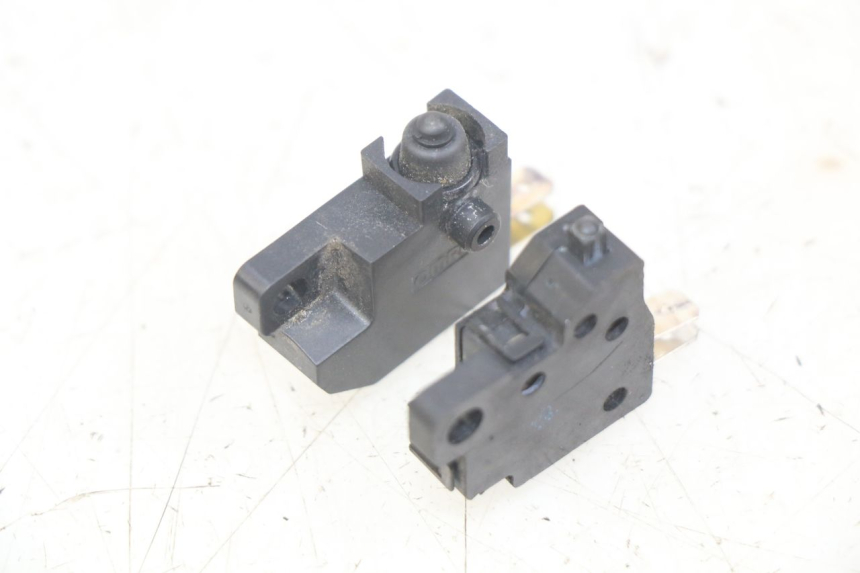 photo de INTERRUTTORE STOP LUCE YAMAHA D'ELIGHT DELIGHT 125 (2017 - 2020) - Dettaglio del componente