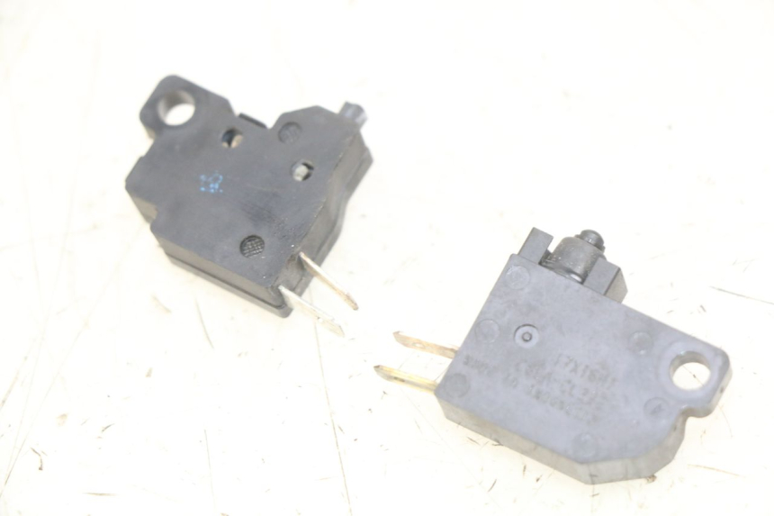 photo de INTERRUTTORE STOP LUCE YAMAHA D'ELIGHT DELIGHT 125 (2017 - 2020) - Zoom sullo stato d'uso