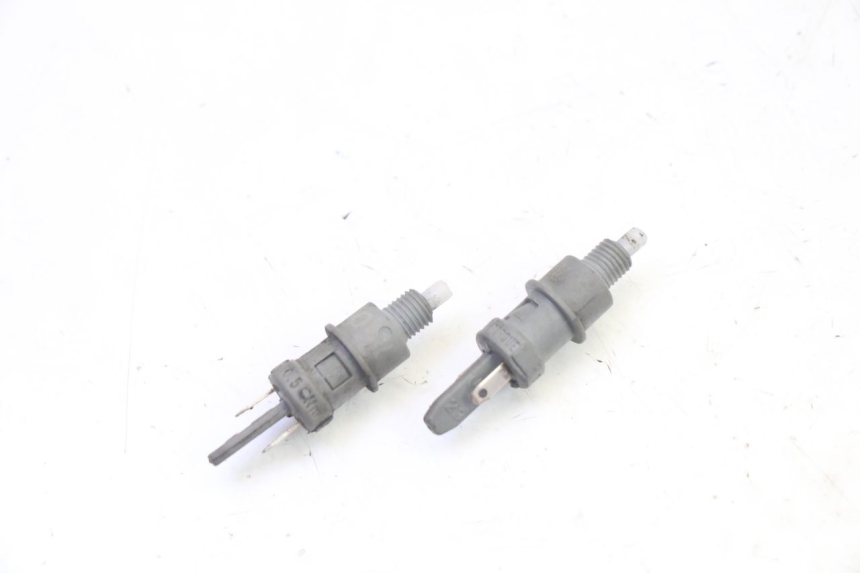 photo de INTERRUTTORE STOP PEUGEOT ELYSTAR 50 (2002 - 2014) - Dettaglio del componente