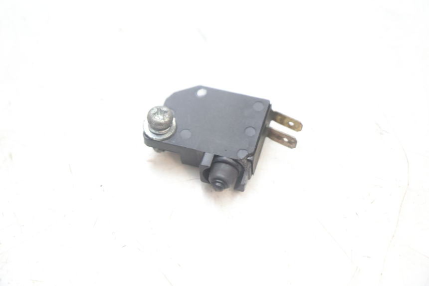 photo de INTERRUTTORE STOP SINISTRA SUZUKI BURGMAN EXECUTIVE ABS 650 (2006 - 2012) - Dettaglio del componente