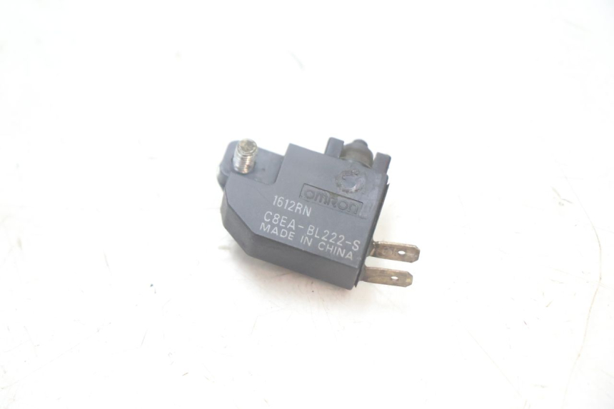 photo de INTERRUTTORE STOP SINISTRA SUZUKI BURGMAN EXECUTIVE ABS 650 (2006 - 2012) - Zoom sullo stato d'uso