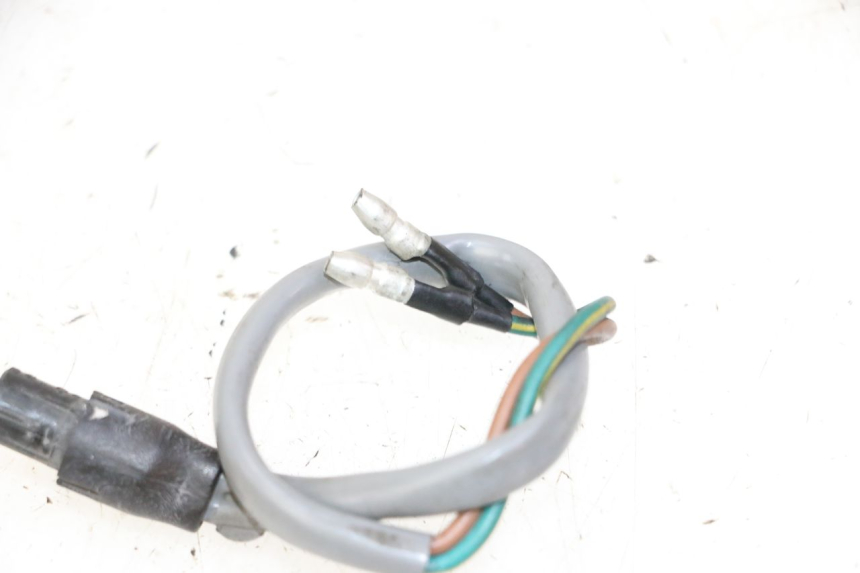 photo de INTERRUTTORE STOP SINISTRA YAMAHA BW'S 100 (1999 - 2002) - Dettaglio del componente