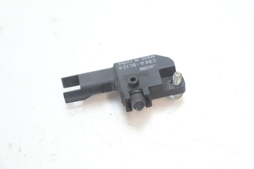 photo de INTERRUTTORE STOP SINISTRA BMW C SPORT 650 (2015 - 2021) - Primo piano tecnico