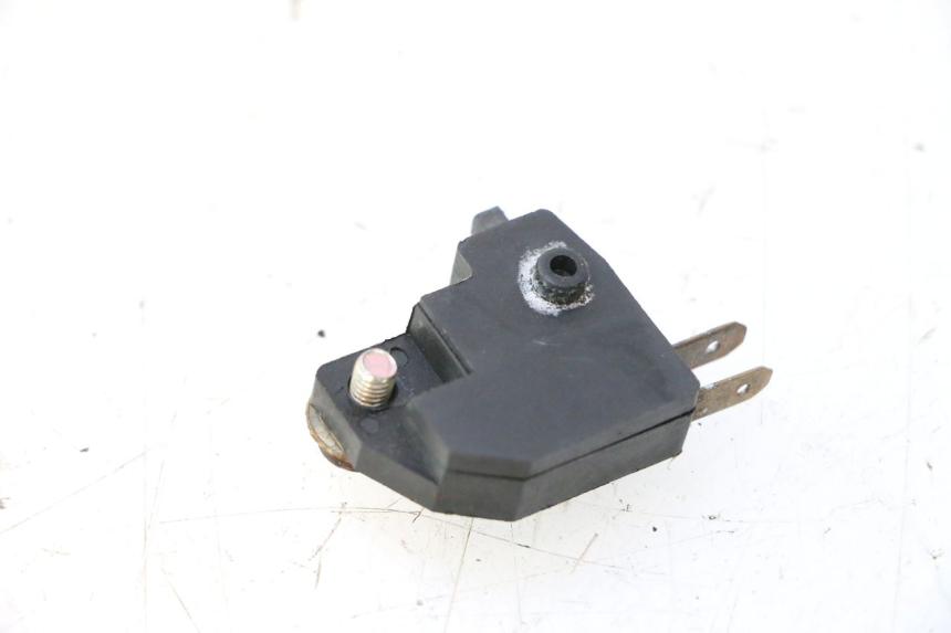 photo de INTERRUTTORE STOP SINISTRA CF MOTO E-CHARM 125 (2005 - 2008) - Zoom sullo stato d'uso
