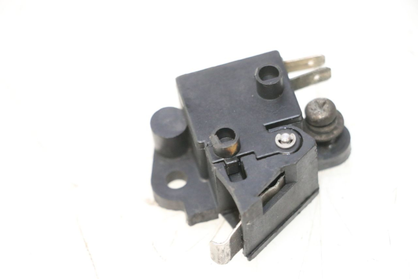 photo de INTERRUTTORE STOP SINISTRA HONDA FES PANTHEON 2T 125 (1998 - 2002) - Zoom sullo stato d'uso