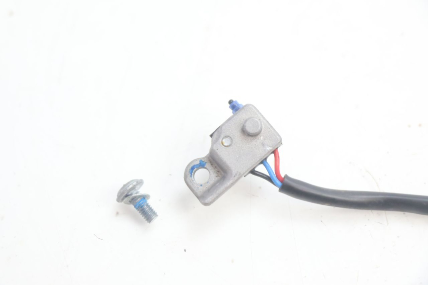 photo de INTERRUTTORE STOP SINISTRA PIAGGIO MP3 HPE 530 (2022 - 2026) - Dettaglio del componente