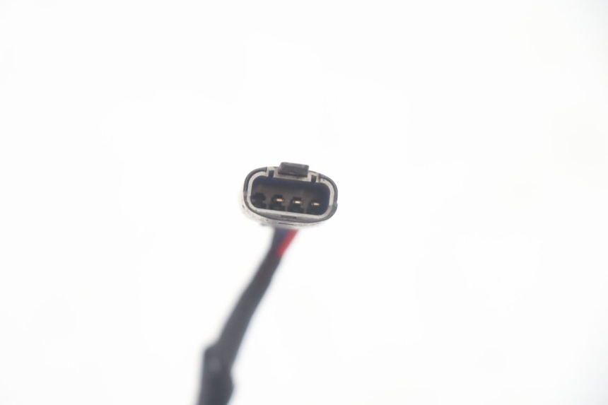 photo de INTERRUTTORE STOP SINISTRA PIAGGIO MP3 HPE 530 (2022 - 2026) - Dettagli dei punti di fissaggio