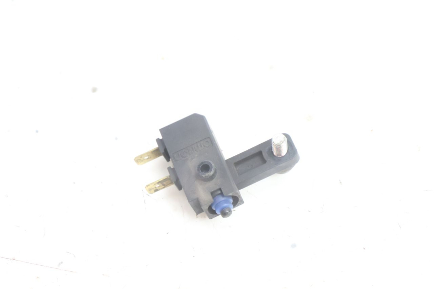 photo de INTERRUTTORE STOP SINISTRA YAMAHA N-MAX NMAX 125 (2021 - 2024) - Altra angolazione