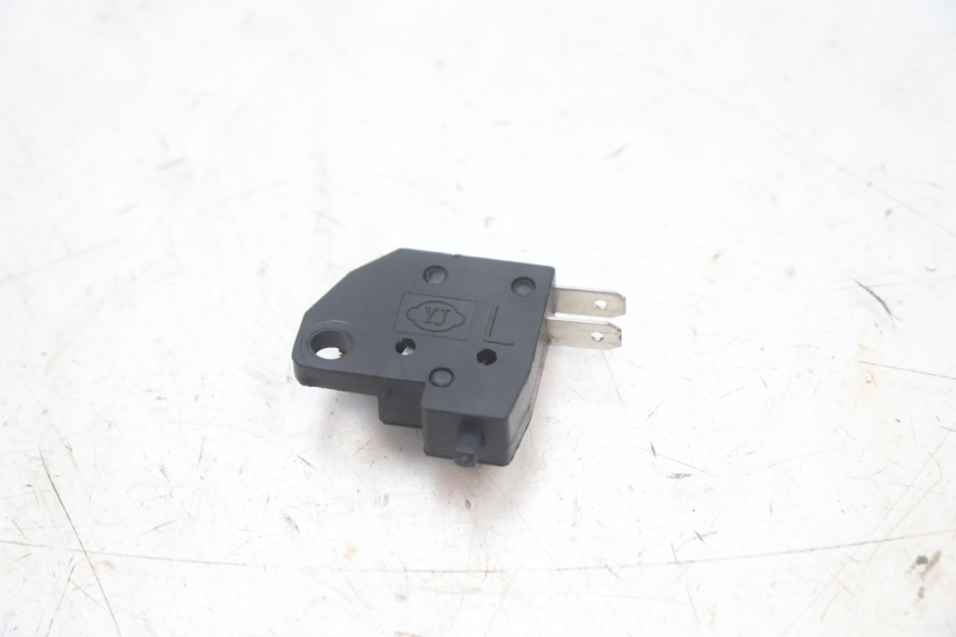 photo de INTERRUTTORE STOP SINISTRA JM MOTORS R-MAX TECH 50 (2024 - 2026) - Altra angolazione