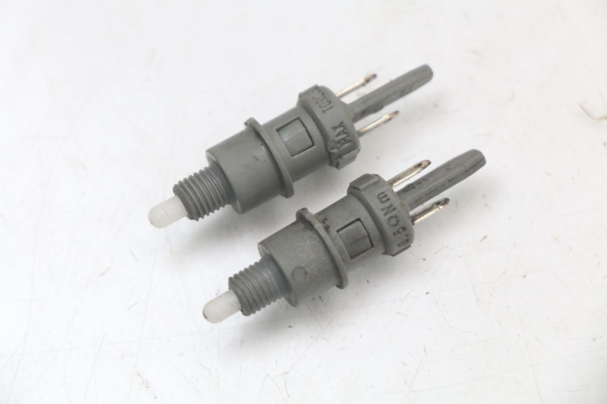 photo de Interruttore stop freno PEUGEOT GEOPOLIS RS 125 (2007 - 2009) - Dettaglio del componente