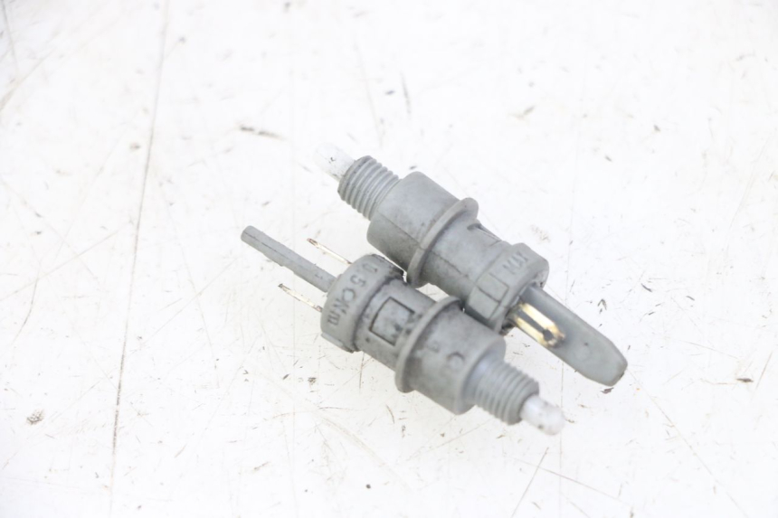 photo de Interruttore stop freno PEUGEOT JET FORCE CARBU 50 (2003 - 2016) - Dettaglio del componente