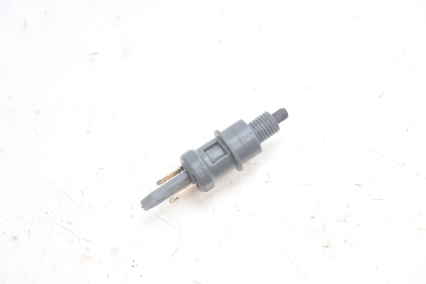 photo de INTERRUTTORE STOP PEUGEOT KISBEE 2T 50 (2010 - 2017) - Zoom sullo stato d'uso