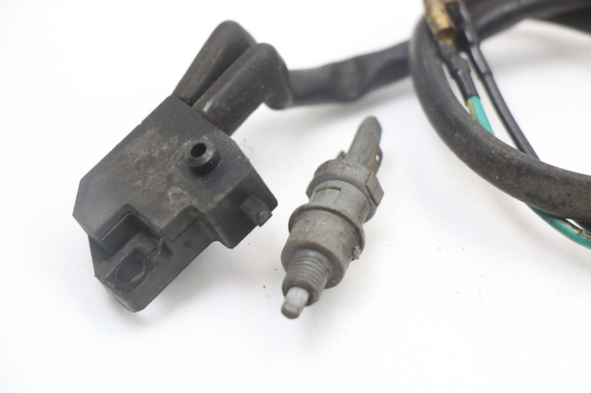 photo de CONTACTEUR FEU STOP PEUGEOT KISBEE 4T 50 (2018 - 2022) - Dettaglio del componente