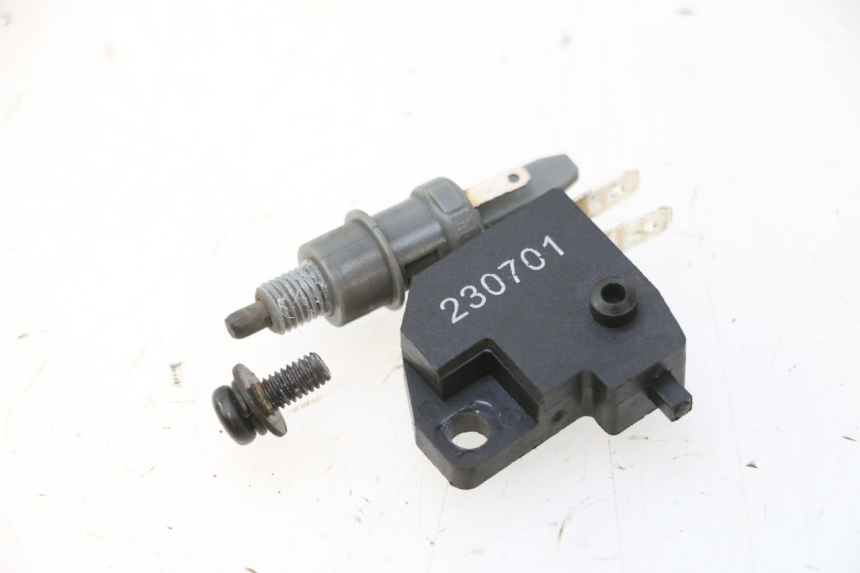 photo de INTERRUTTORE STOP PEUGEOT KISBEE 4T 50 (2023 - 2026) - Vista principale