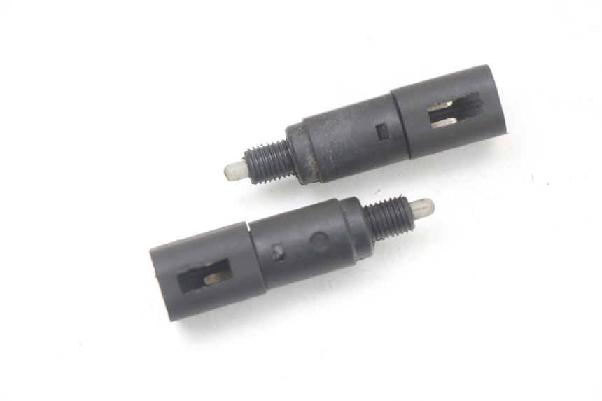 photo de INTERRUTTORE STOP PIAGGIO LIBERTY 4T 50 (2004 - 2008) - Vista principale