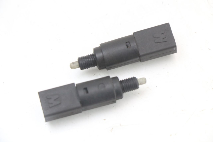 photo de INTERRUTTORE STOP PIAGGIO LIBERTY 4T 50 (2004 - 2008) - Dettaglio del componente