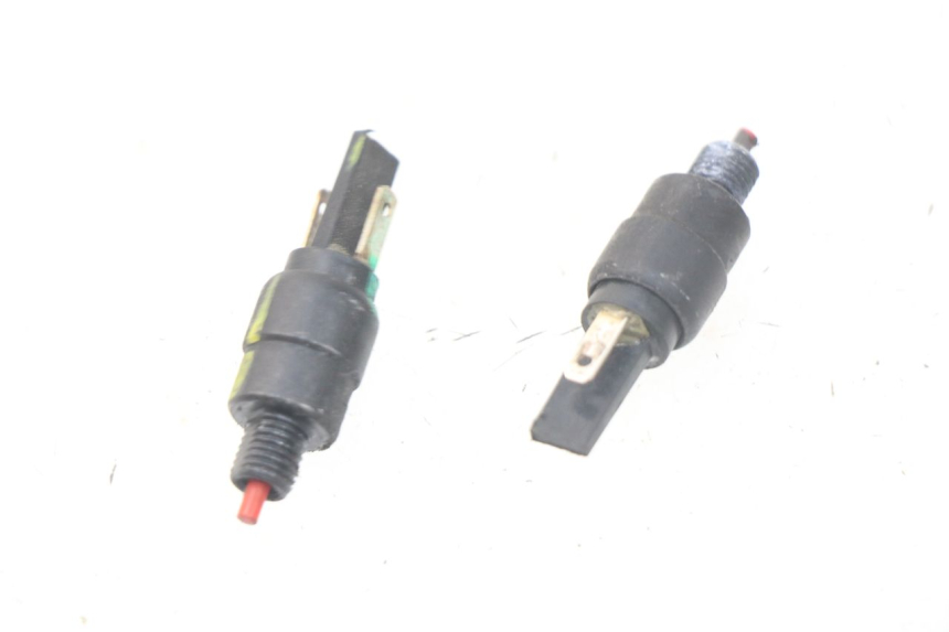 photo de INTERRUTTORE STOP PIAGGIO LIBERTY IGET 4T 50 (2015 - 2020) - Dettaglio del componente