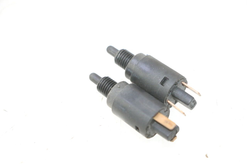 photo de INTERRUTTORE STOP PIAGGIO LIBERTY IGET 4T 50 (2015 - 2020) - Zoom sullo stato d'uso