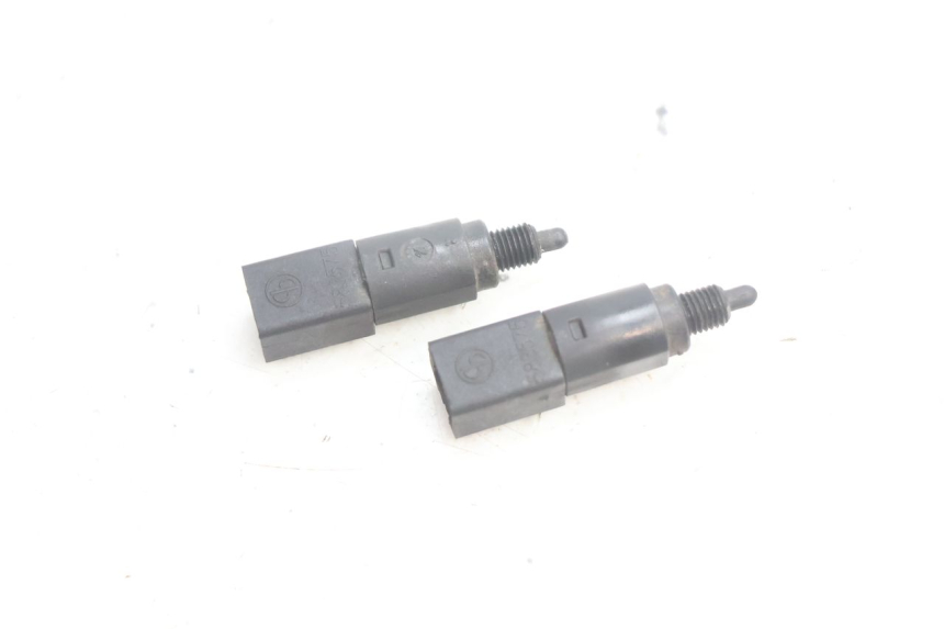 photo de INTERRUTTORE STOP PIAGGIO LIBERTY 125 (1998 - 2008) - Dettaglio del componente