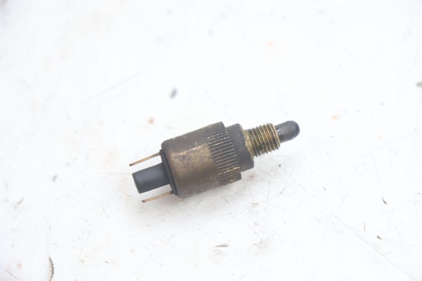 photo de INTERRUTTORE STOP PIAGGIO LIBERTY 50 (1998 - 2003) - Dettaglio del componente