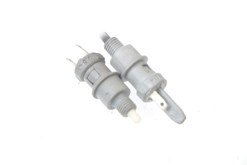 photo de INTERRUTTORE STOP PEUGEOT LUDIX 50 (2008 - 2017) - Vista principale