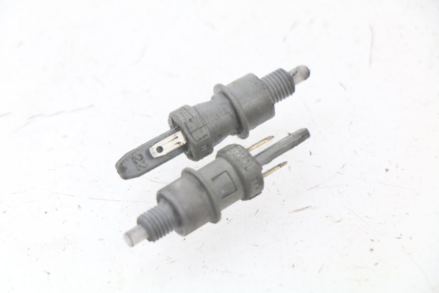 photo de INTERRUTTORE STOP PEUGEOT LUDIX 50 (2008 - 2017) - Dettaglio del componente