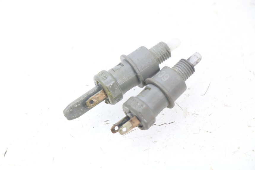 photo de INTERRUTTORE STOP PEUGEOT LUDIX 50 (2008 - 2017) - Dettaglio del componente