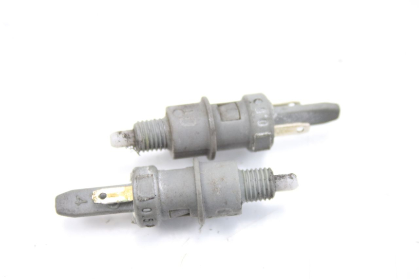 photo de INTERRUTTORE STOP PEUGEOT LUDIX 50 (2008 - 2017) - Altra angolazione