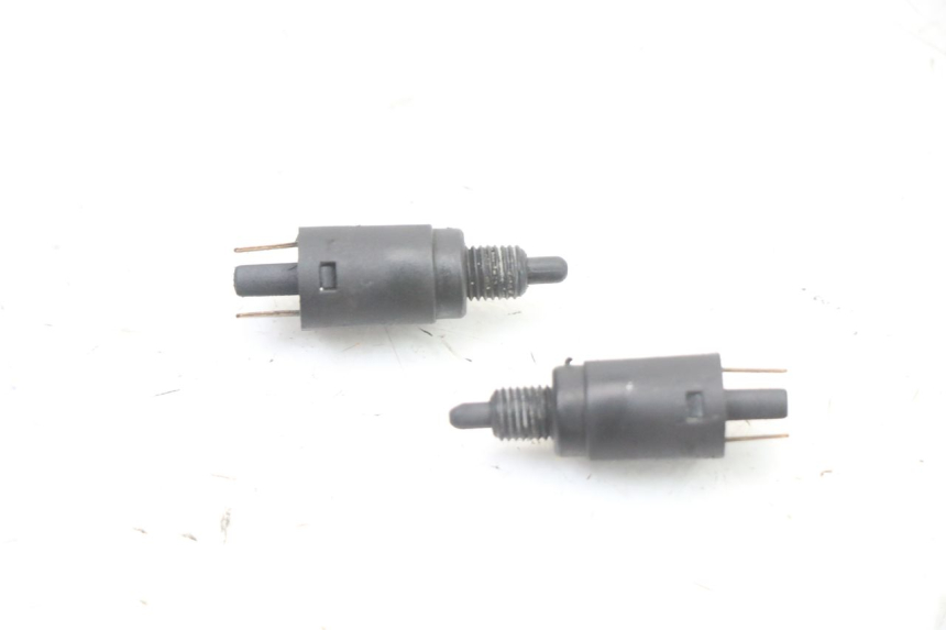 photo de INTERRUTTORE STOP MBK BOOSTER NEXT GENERATION 50 (1995 - 1998) - Zoom sullo stato d'uso