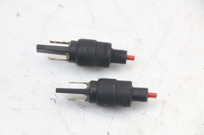 photo de INTERRUTTORE STOP PIAGGIO MP3 HPE 350 (2018 - 2020) - Zoom sullo stato d'uso