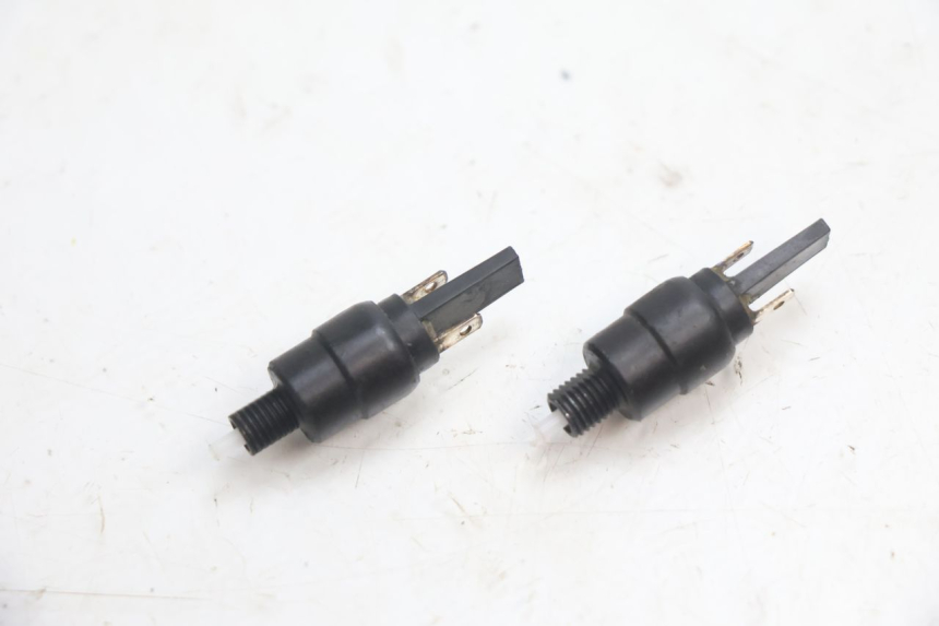 photo de INTERRUTTORE STOP PIAGGIO MP3 LT 400 (2007 - 2012) - Vista principale