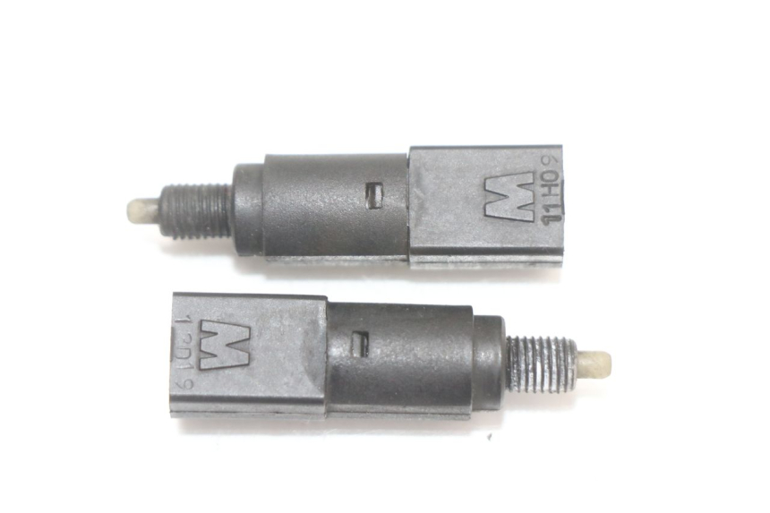 photo de INTERRUTTORE STOP PIAGGIO MP3 125 (2006 - 2014) - Dettaglio del componente