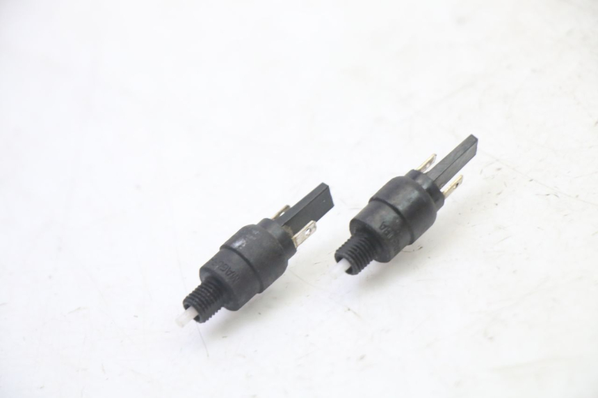 photo de INTERRUTTORE STOP PIAGGIO MP3 RL 250 (2006 - 2010) - Dettaglio del componente