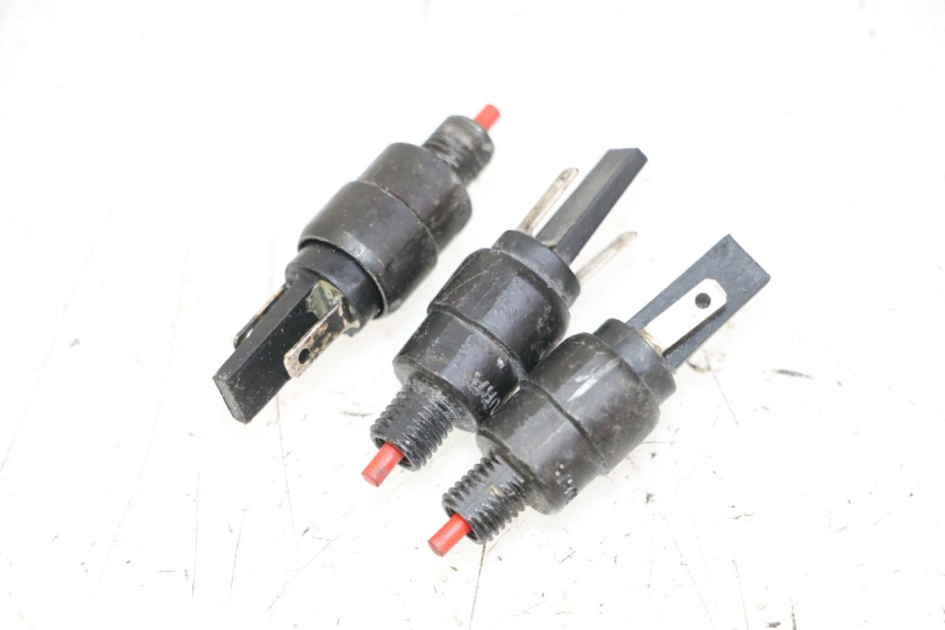 photo de INTERRUTTORE STOP PIAGGIO MP3 500 (2011 - 2015) - Vista principale