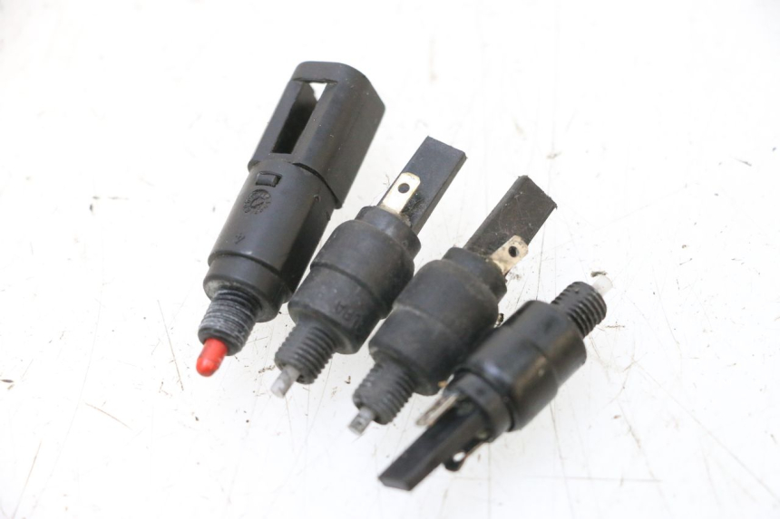 photo de INTERRUTTORE STOP PIAGGIO MP3 RL 250 (2006 - 2010) - Vista principale