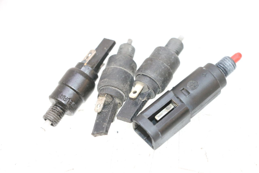 photo de INTERRUTTORE STOP PIAGGIO MP3 RL 250 (2006 - 2010) - Dettaglio del componente