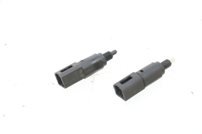 photo de INTERRUTTORE STOP PIAGGIO MP3 125 (2006 - 2014) - Dettaglio del componente