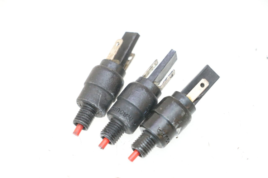 photo de INTERRUTTORE STOP PIAGGIO MP3 500 (2016 - 2018) - Vista principale