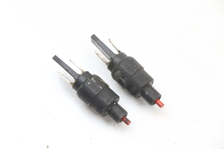 photo de INTERRUTTORE STOP PIAGGIO NEW TYPHOON 50 (2018 - 2021) - Zoom sullo stato d'uso