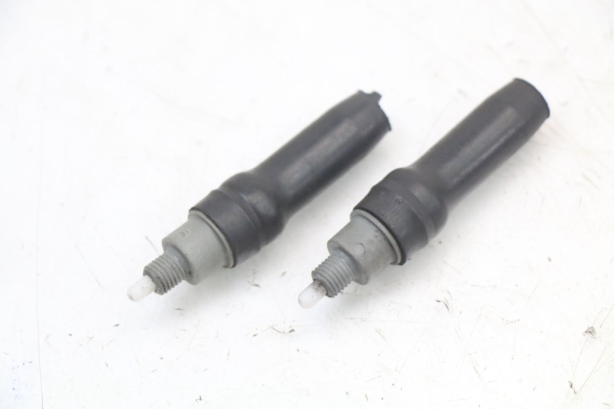 photo de INTERRUTTORE STOP PEUGEOT ELYSTAR 50 (2002 - 2014) - Dettaglio del componente