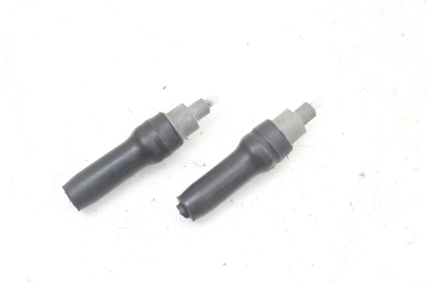 photo de INTERRUTTORE STOP PEUGEOT ELYSTAR 50 (2002 - 2014) - Zoom sullo stato d'uso