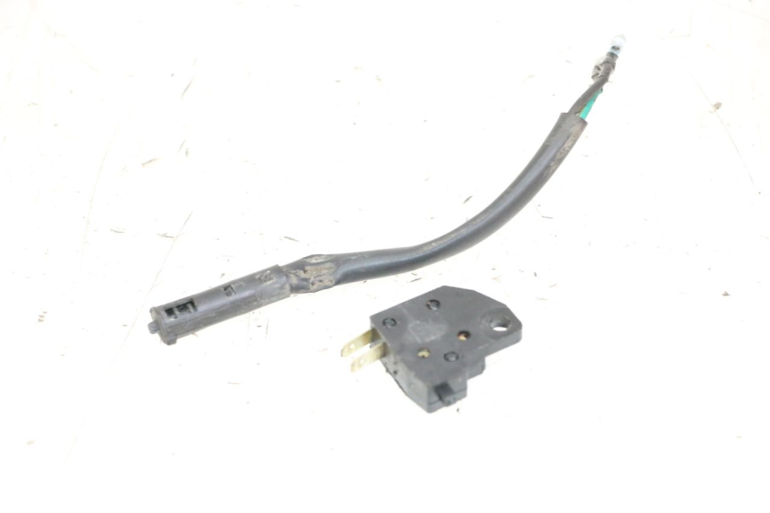 photo de CONTACTEUR FEU STOP PEUGEOT TWEET 4T 50 (2014 - 2019) - Zoom sullo stato d'uso