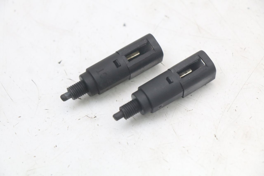 photo de INTERRUTTORE STOP PIAGGIO NEW TYPHOON 50 (2010 - 2017) - Dettaglio del componente