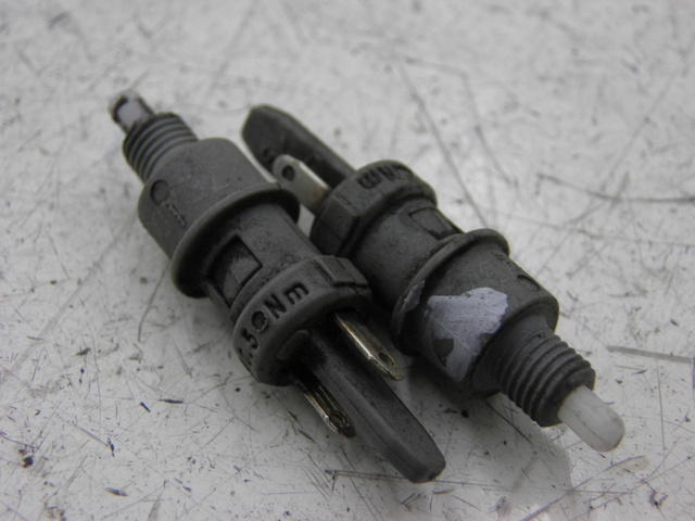 photo de Interruttore Stop PIAGGIO TYPHOON 50 (2000 - 2009) - Vista principale